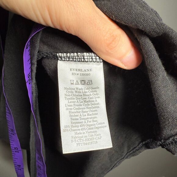 Everlane the Hemp Scoop Neck Muscle Tee black - Picture 6 of 7